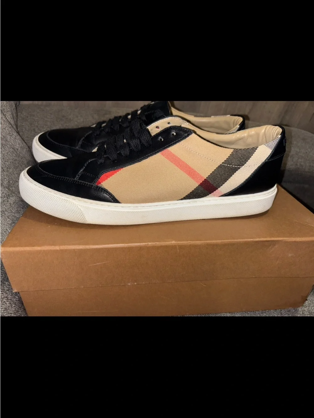 Burberry stylish low